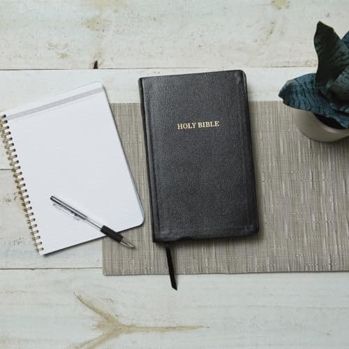 KJV Holy Bible: Personal Size Giant Print with 43,000 Cross References, Black Bonded Leather, Red Letter, Comfort Print: King James Version - Thumbnail 6