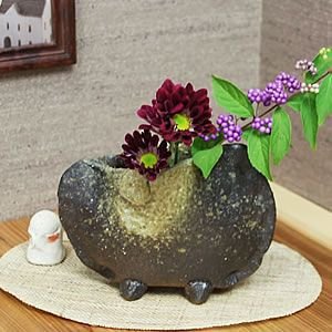 信楽焼 窯変手付き花入れ【ha-0135】 花瓶 花器 一輪挿し 花入 しがらき焼 陶器 焼き物 壷 インテリア おしゃれ オシャレ