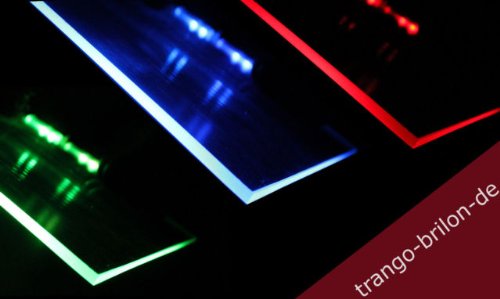 Trango Set 5 Luci LED RGB Per Vetrine E Armadi – Illuminazione A Clip Per Ripiani In Vetro, Con Telecomando, Dimmerabile, 16 Colori E 4 Effetti - 2