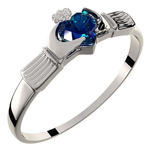 Bague Claddagh argent et saphir bleu cœur pour sublimer vos soirées