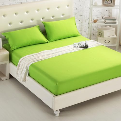 Taie d'oreiller douillette vert mat pour une chambre parentale zen
