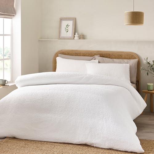 Catherine Lansfield Crinkle Seersucker Super King Duvet Cover Set with Pillowcases White