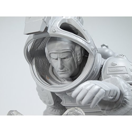 Amazon.co.jp: 1/9 エイリアン ケイン副長フィギュア : おもちゃ