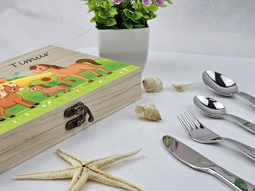Foto von Kinderbesteck mit Gravur des Namens/Motiv ZOO (Zootiere) / 4-teilig (alle 4 mit Name graviert) / aus Edelstahl/Gravur in ansprechender Schrift