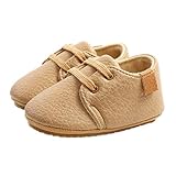 El diseño de cordones facilita ponerse y quitarse nuestros zapatos de bebé y, sobre todo, permanecer en los pies de tu bebé