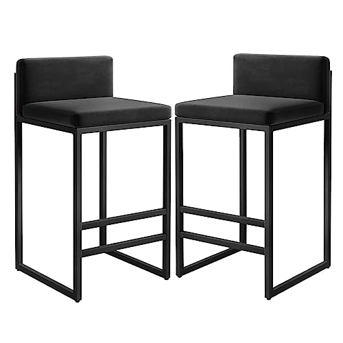 Chaises de bar en velours pour îlot de cuisine et repas conviviaux en famille