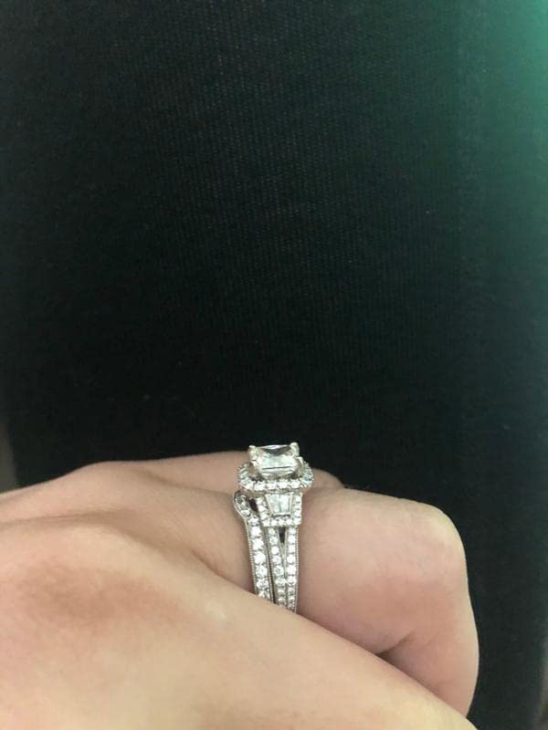 2 Carat (ctw) Moissanite Engagement Rings for Women 10K/14k/18K Gold Ring or Platinum Plated Silver Moissanite Ring4