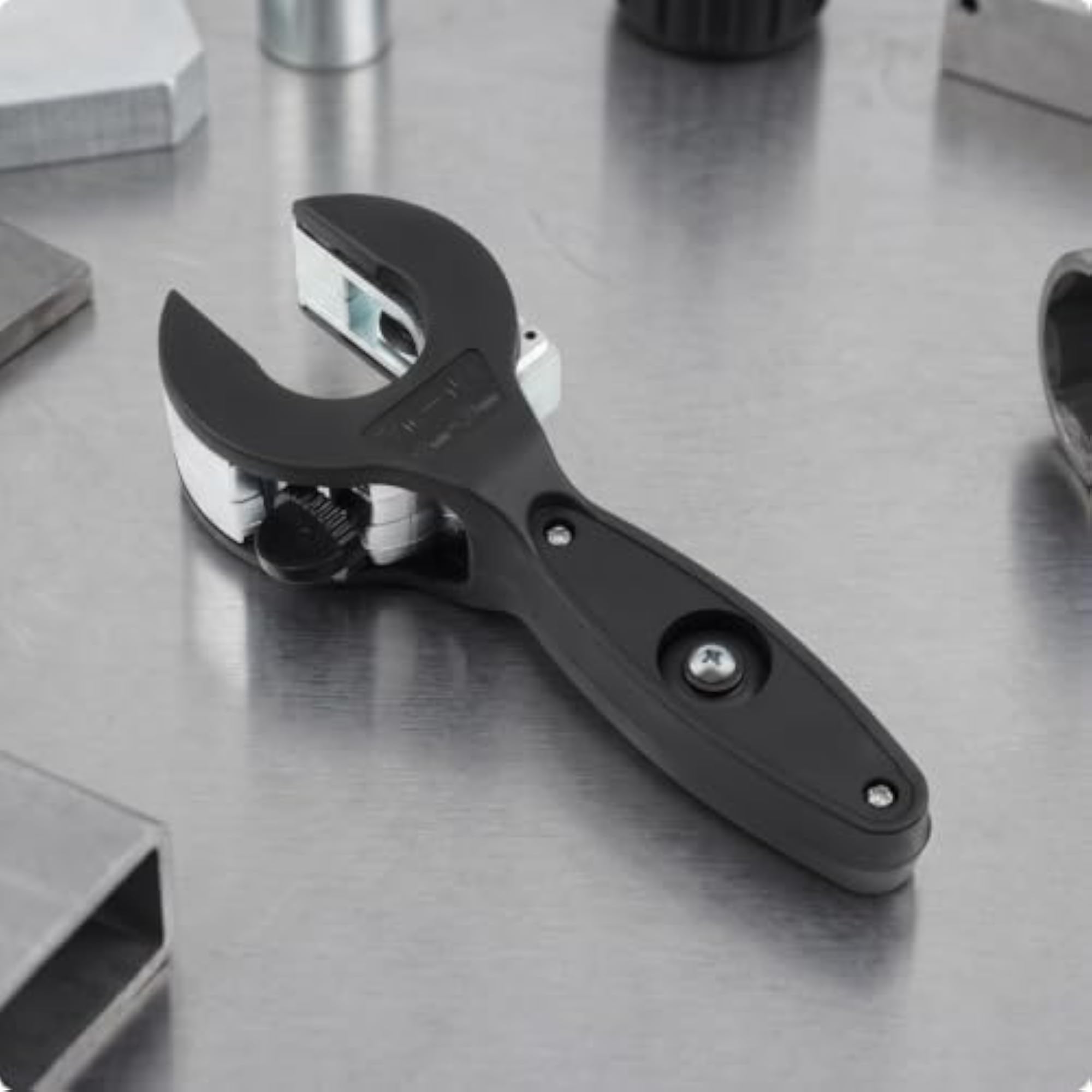 Fast Adjust Ratcheting Pipe Cutter with Extended Handle