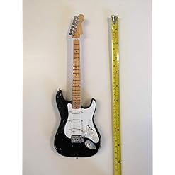 Eric Clapton (Cream) : Réplique miniature de guitare - Les Beatles, Paul McCartney, John Lennon, RIngo Starr, George Harrison Eric Clapton (Cream) : Réplique miniature de guitare – Image 5