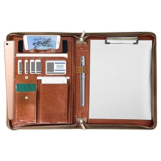 NEWYES Carpeta Portadocumentos | Portacuadernos de Viaje con compartimentos separador | Hojas borrables y Boli Incluido [Cuero Imitación] [Marrón]