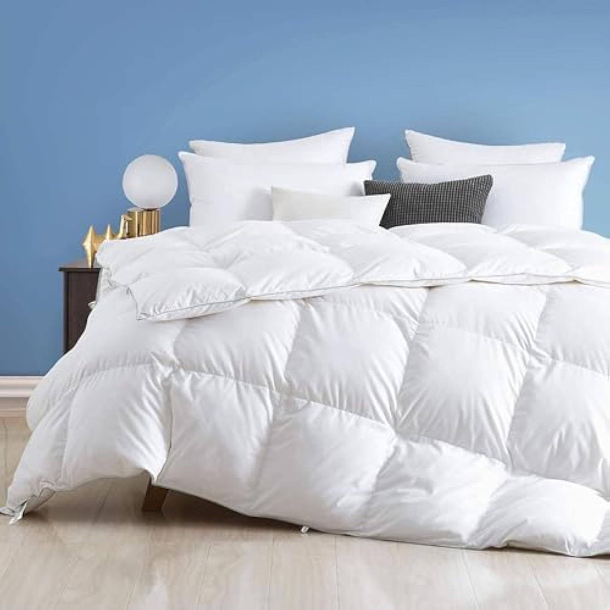600 GSM Hotel Quality Down Alternative Microfiber Comforter for Heavy Winter