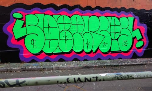 Montana Black puszka z aerozolem 400 ml - Graffiti Paint - wysoko kryjące kolory matowe - niezawodna - wysokie ciśnienie - (IN5000 - Infra Green)