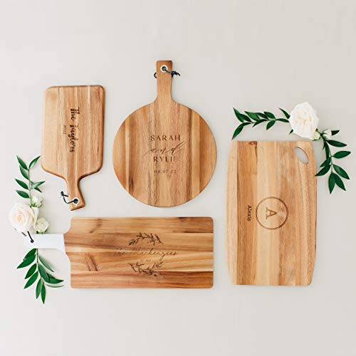 Tabla de cortar redonda de madera personalizada Weddingstar con mango 16.5" x 12" miniatura 4
