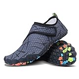 MAYZERO Zapatos de agua para hombre y mujer, zapatos de natación, surf, playa, piscina, puntera ancha, senderismo, zapatos acuáticos, pantuflas de invierno para casa, I Gris, 8.5 Women/7 Men