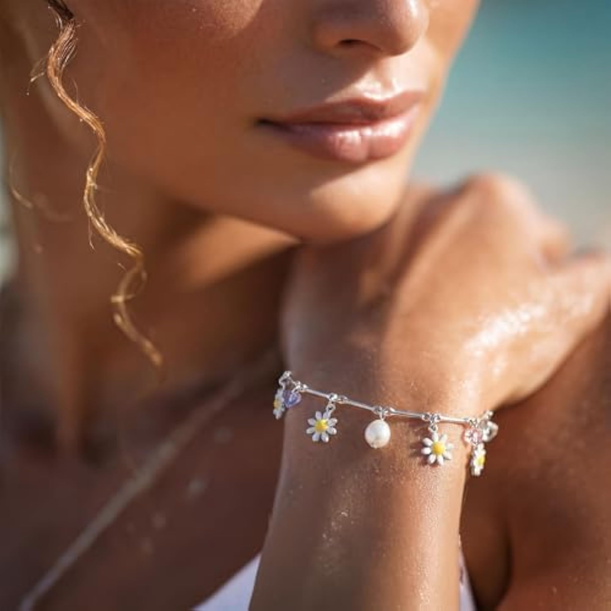 Women's Pure Bloom Daisy Charm Bracelet with Pearl Accent, Adjustable