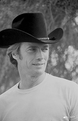 The Poster Corp Clint Eastwood Smiling in White T-Shirt with Hat Photo Print (20,32 x 25,40 cm)