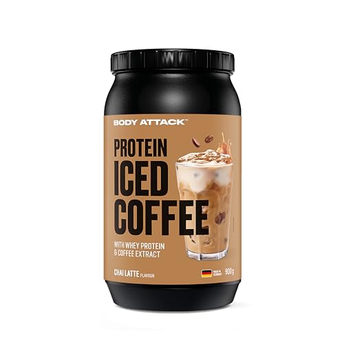 Body Attack Protein Iced Coffee Chai Latte – Whey Protein Pulver mit Kaffee & Koffein, 21 g Protein/Portion, Low Sugar, Erfrischender Proteinshake, Made in Germany (900 g)