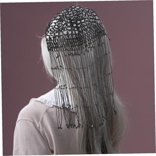 Coiffure de mariée impeccable avec ce chapeau décoratif à perles stables - 6