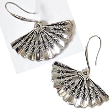 7Dots Art. Spanish Fan Earrings Flamenco-Inspired Silver Dangle Jewelry for Women - Elegant Fan Shape with Filigree - Lightweight Boho Gift - 925 Silver Plated Ear Wires