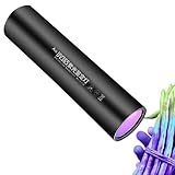 Pratique et portable : notre lampe de poche UV dispose d'un design compact qui la rend facile à transporter dans votre poche ou votre sac. Avec lui, vous pouvez facilement effectuer une détection UV n'importe où, sans les tracas d'un équipement lourd.