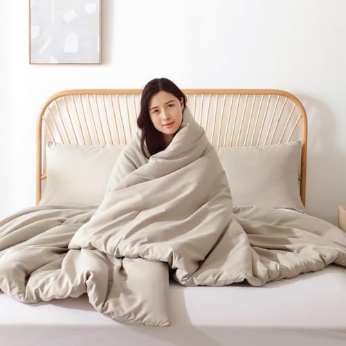 Image of ROSGONIA Oversized King Comforter 120x120, 3pcs Super King Comforter (1 Light Khaki Comforter & 2 Pillowcases) Lightweight Warm Bedding Blanket Quilt
