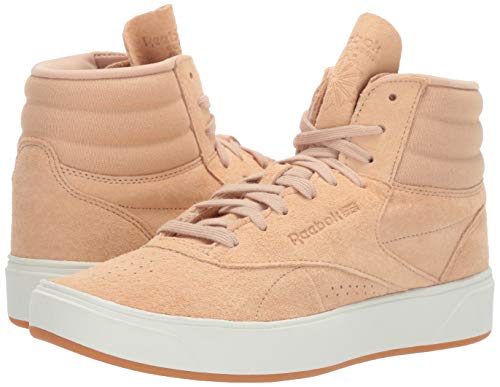 Reebok Tênis feminino Freestyle Hi Nova, Sahara/Giz/Goma de Mascar, 5.5