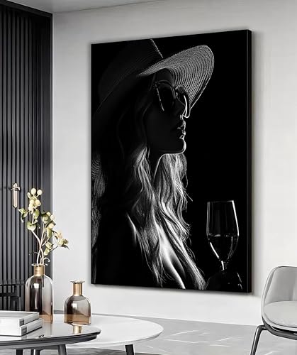 Toile femme au verre de vin cadre inclus pour habiller un mur vide rapidement