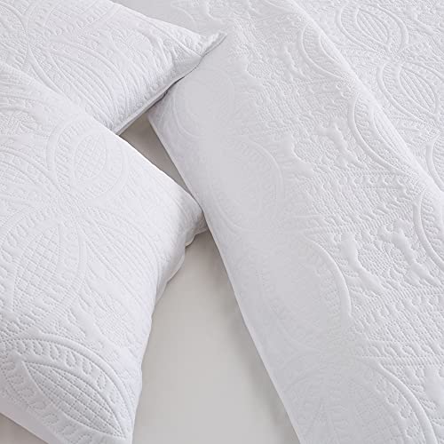 Great Bay Home 3-Piece Oversized Full/Queen Quilt Set With Shams. Pinsonic White All-Season Bedspread Coverlet Bedding. Clara Collection. #TOP4
