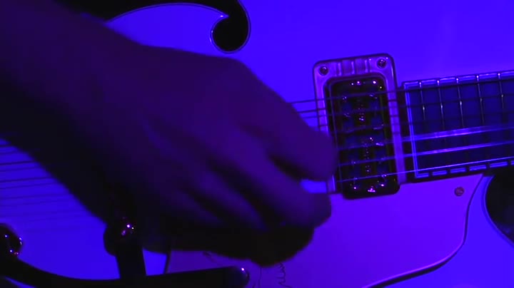 ギター　Fender cq8glhbitvvff8xmmr1t_600x.jpg?