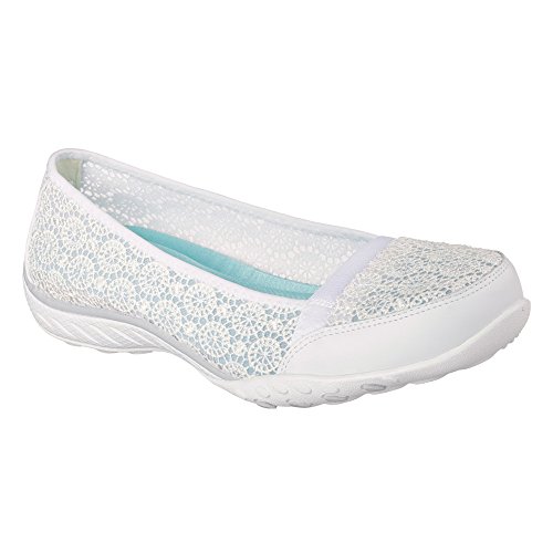 Skechers Womens Breathe-Easy - Pretty-Factor White Sneaker 7 B (M)