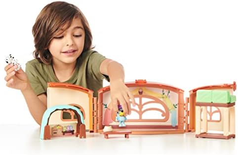 Bluey School Friends- Calypso's School Playset, 2.5-3" posable Figures Playset