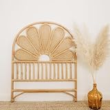 Collection Bornéo: Fait partie de la collection exclusive Bornéo, où le cannage s'harmonise parfaitement avec la douceur naturelle du rotin