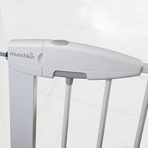 Munchkin Safety Gate Easy Lock, Baby Gate for Doors and Stairs, Child Stair Gate for Widths 73 to 79cm, Stair Gate Pressure Fit - No Screws, One-Handed Opening and Opens Both Sides, Metal, White