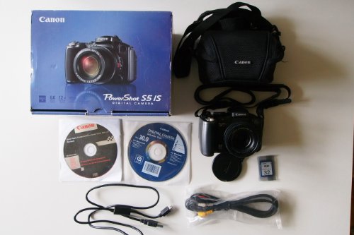 Canon PowerShot S5 IS Digitalkamera (8 MP, 12-fach opt. Zoom, 6,4cm (2,5 Zoll)Display, Bildstabilisator)