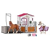 Exklusives Spielset. Dieses Special Edition Horse Club Playset ist exklusiv bei ausgewählten Einzelhändlern erhältlich. No-Fuss-Versammlung. Unsere Spielzeuge spielen gerne so viel wie möglich, so dass dieses Spielset für einfache Montage gebaut wurde. Lassen Sie uns Ihre Geschichte beginnen!; Detailliert und authentisch. Wie können wir unsere Pferdemodelle so realistisch aussehen und sich so realistisch fühlen? Wir bitten die Pferde, Reeeeeeeeeeeeally still zu stehen .; für Geschichtenerzähler konzipiert. Singen Pferde unter der Dusche? Stellen sie sich vor, dass sie zur Badezeit Seepferdchen sind? Werden Pferdenden wütend, wenn ihre Kinder das ganze heiße Wasser verbrauchen? Unsere Spielsachen glauben, dass Ihre Geschichten wild und frei laufen sollten.; Pferdespielzeug für Kinder jeden Alters. Dieses Spielset wird für Kinder im Alter von 5 Jahren empfohlen ... auch für junge Pferdeliebhaber und erwachsene Kinder.