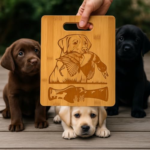 Tabla de cortar de bambú con escena de caza: Labrador Retriever sosteniendo un pato, bloque para picar en la cocina, regalo miniatura 5