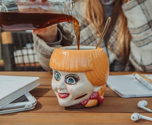 Taza de cerámica esculpida Annabelle de The Conjuring 20 oz miniatura 5