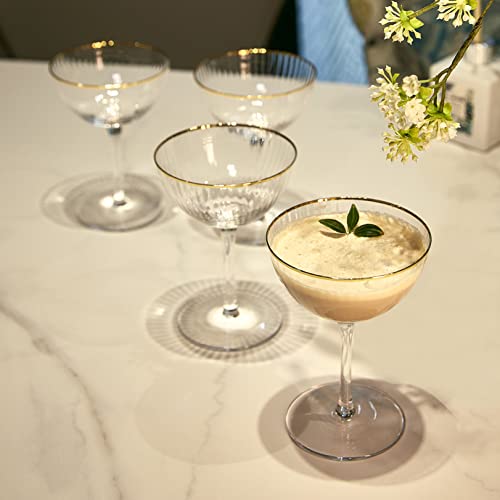 The Wine Savant Gold Rim Glasses 6 Oz, Set Of 4 Gold Rim Classic Manhattan Glasses For Martini, Cocktails, Champagne, Water & Wine - Classic Coupes Gilded Rimed, Crystal With Stems, Coupe #TOP5