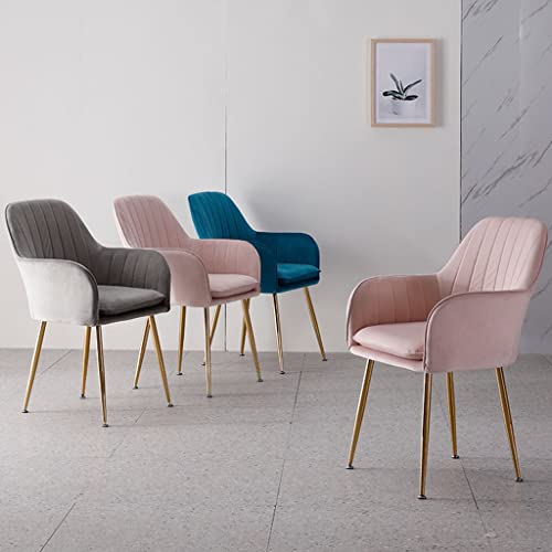 Chaise en velours douillette couleur violet pour un intérieur cosy