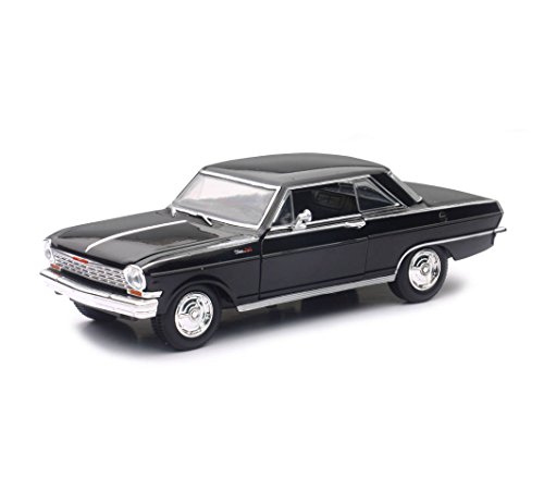 Modelo a escala 1:25 Chevrolet Nova SS Negro