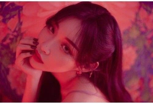 Chungha - [XII:Gotta Go] 2nd Single Limited Edition CD+1p Poster+48p Post Card Book+2p Animated Optical Illusion Card+2p Photo Card+1p Warranty Card+Tracking