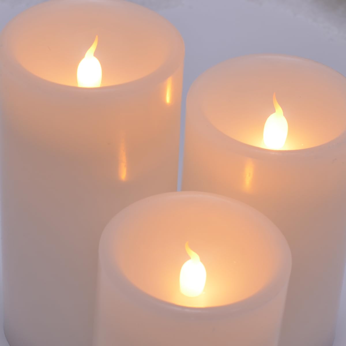 Set di 8 candele a LED senza fiamma, con albero di sisal e cera, 8 pezzi, 20,3 cm, bianco e verde con neve artificiale