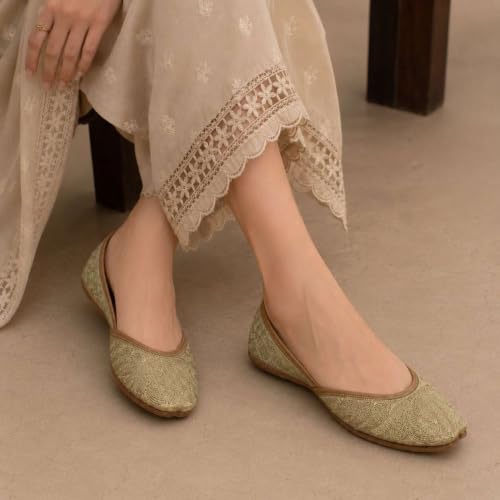 Image of Gold Bridal Flats Wedding Shoes Indian Punjabi Jutti Mojari Designer Shoes