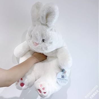 Amazon.co.jp: 2023かわいい白いウサギのぬいぐるみを抱いて眠る