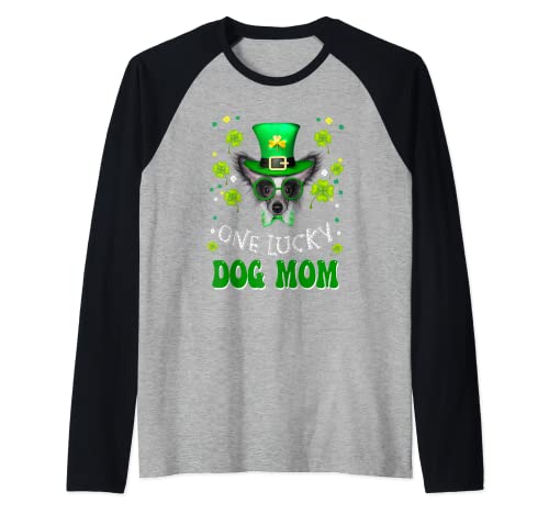 Chinese Crested Dog One Lucky Dog Mom Dogs St Patrick's Day Camiseta Manga Raglan