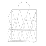 Diseño de pared: una cesta de metal con un asa se puede colgar en la pared como una biblioteca decorativa.