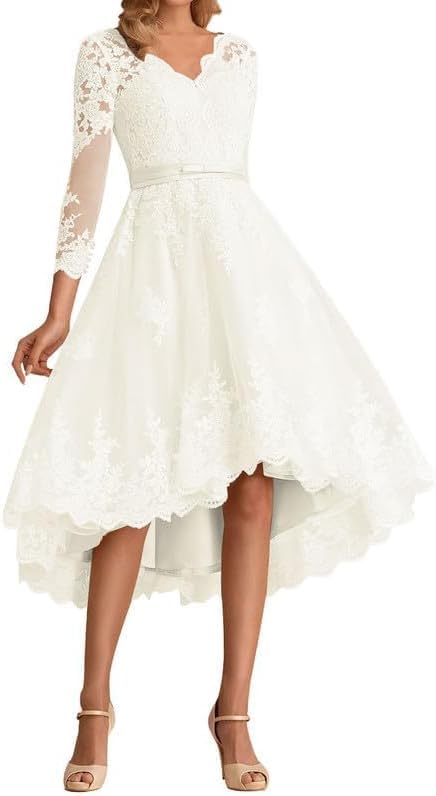 Robe de mariée courte en dentelle et tulle pour un mariage civil