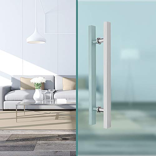 Main courante en bois noble avec embouts design pour une rampe élégante