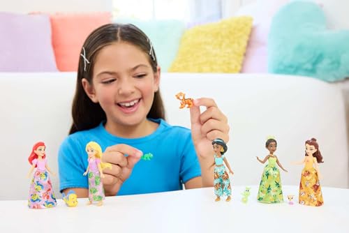 Mattel Disney Princess & Friends Set with 5 Posable Small Dolls in Removable Skirts or Pants & 5 Friend Figures, Inspired by the Disney Movies, JBL33