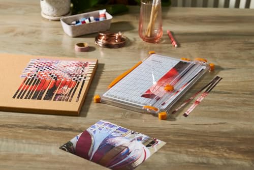 Fiskars SureCut Papierschneidemaschine, A4, Breite Grundfläche, Großer Papierschneider mit Schnittlinienführung, Weiß/Orange, 1077980